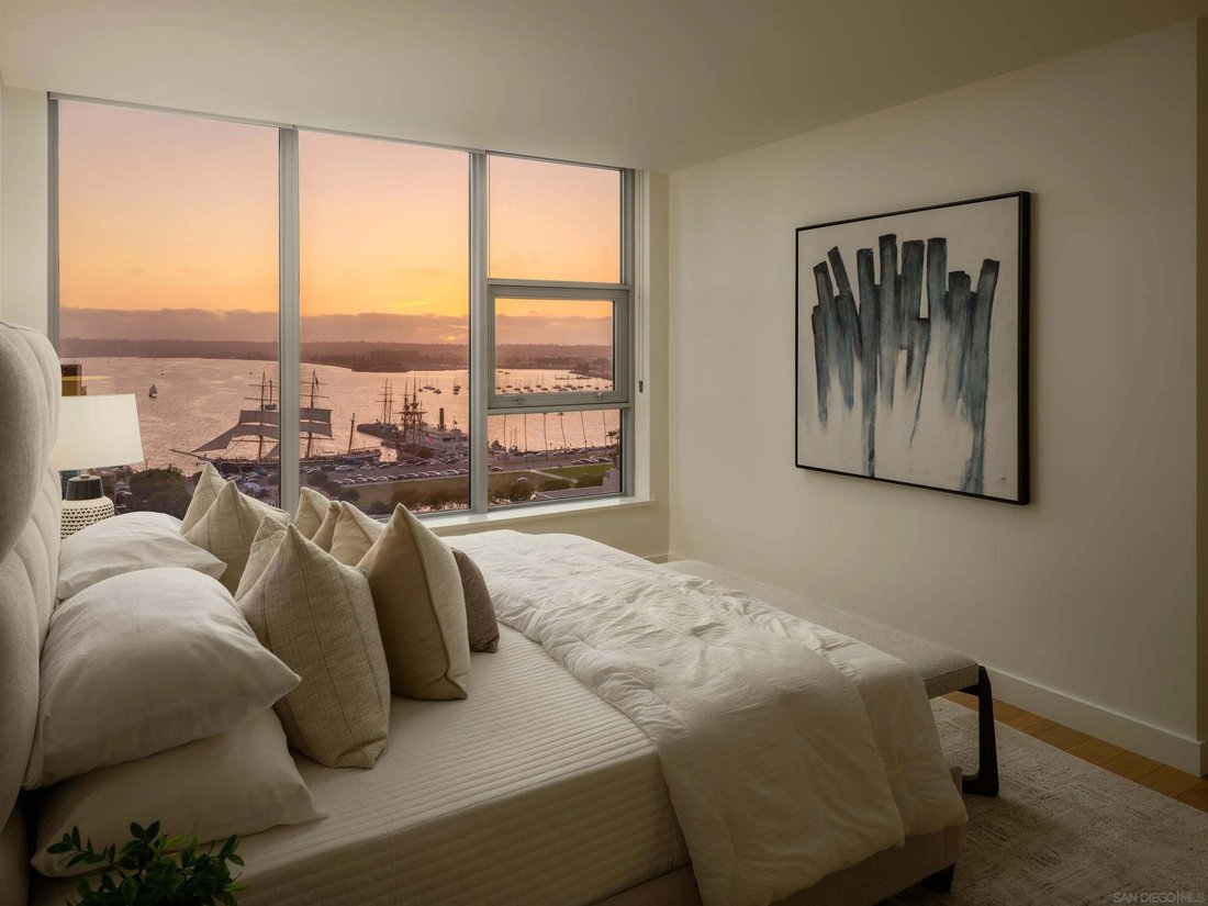 Condo in San Diego, California, United States 5 - 18570737