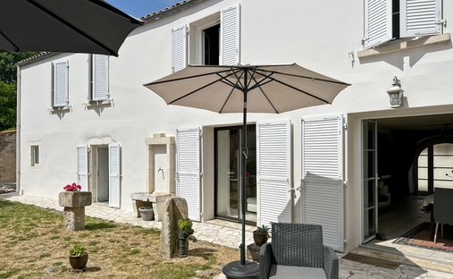 Maison à Saint-Xandre, Nouvelle-Aquitaine, France 1
