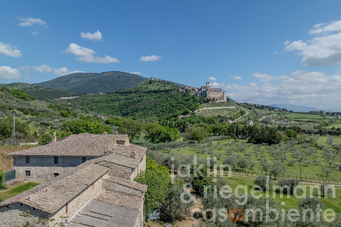 House in Assisi, Umbria, Italy 1 - 18589074