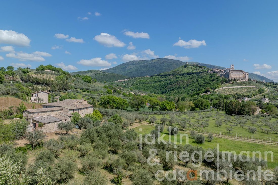 House in Assisi, Umbria, Italy 3 - 18589074