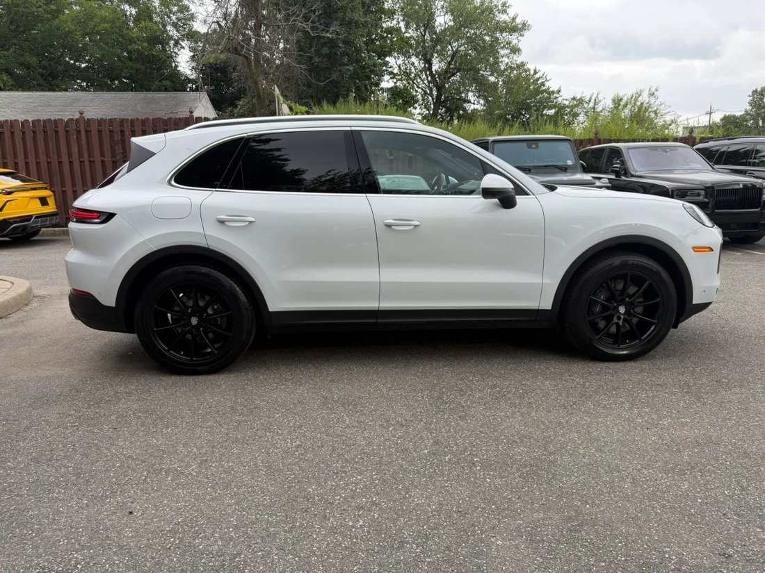 Suv in East Brunswick, NJ, United States 5 - 18563795