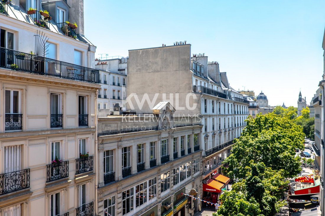 Apartment in Saint Germain l'Auxerrois, Paris 1er Arrondissement, Paris 3 - 18593916