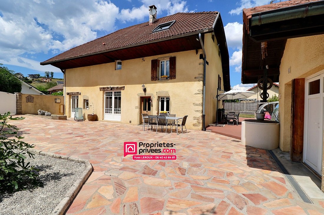 Villa in La Balme-de-Sillingy, Auvergne-Rhône-Alpes, France 2 - 18593147