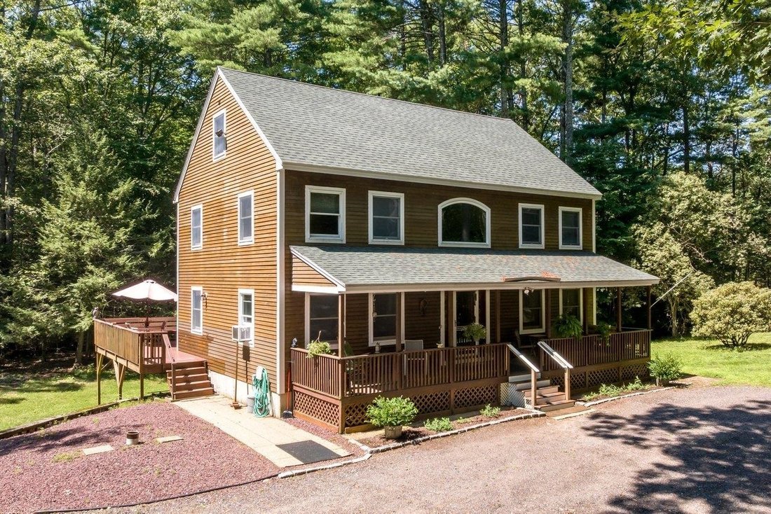House in Kingston, New Hampshire, United States 3 - 18591635