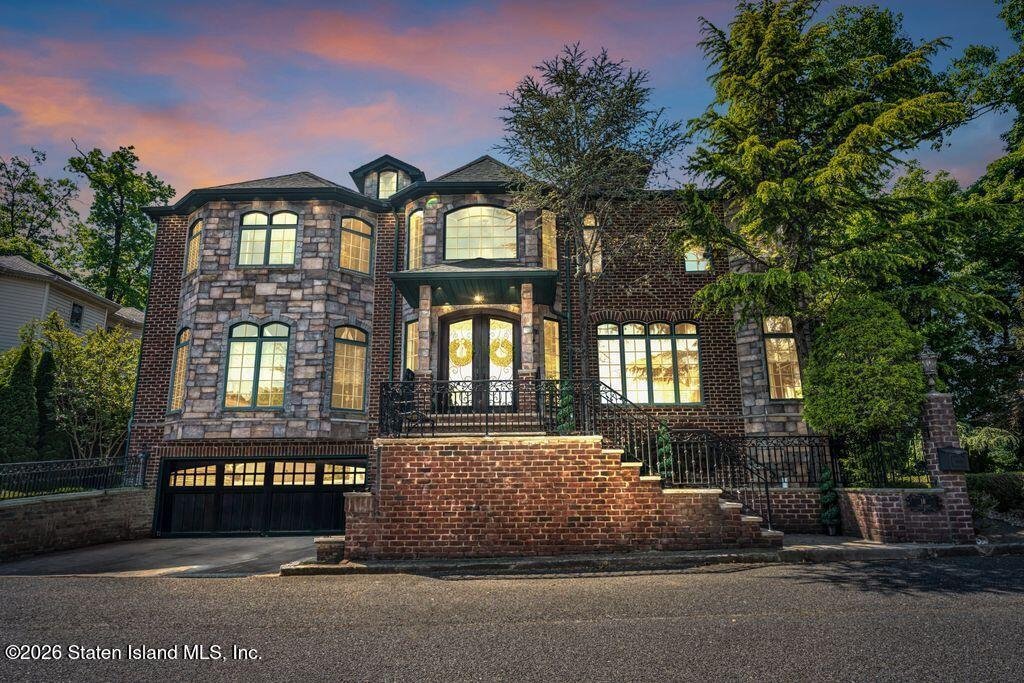 House in New York, New York, United States 1 - 18019445