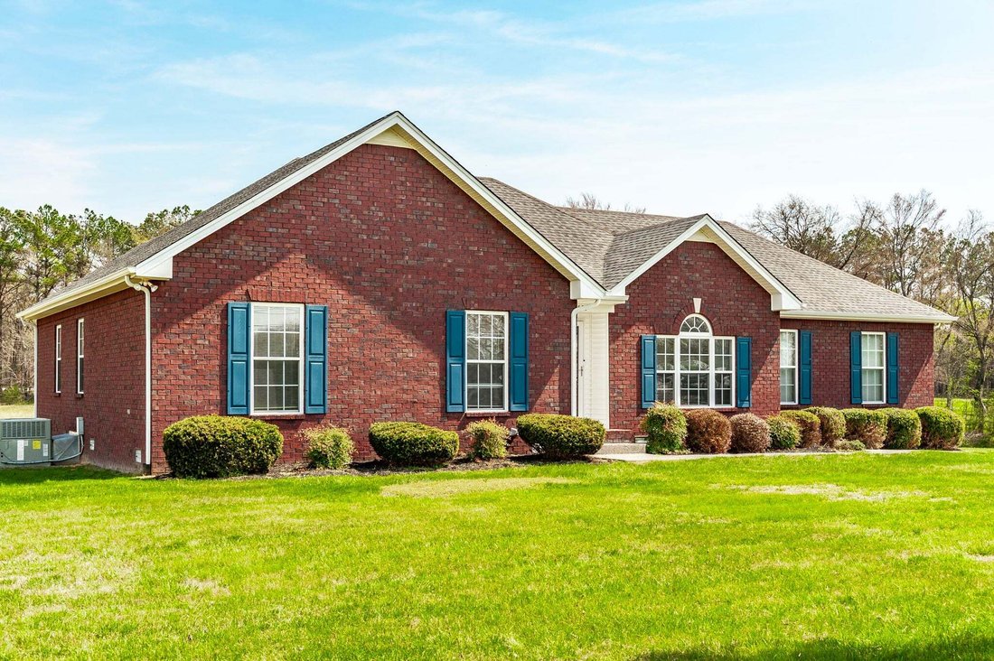 House in Greenbrier, Tennessee, United States 2 - 18592133