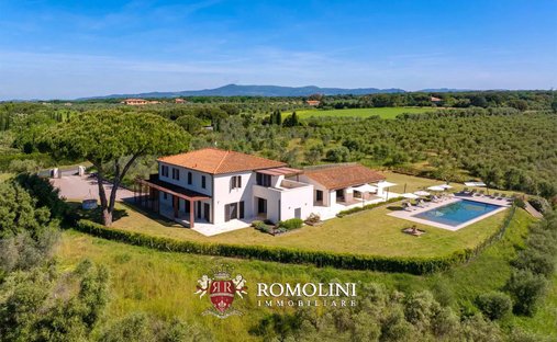 Villa in Cecina Centro, Cecina, Tuscany 1