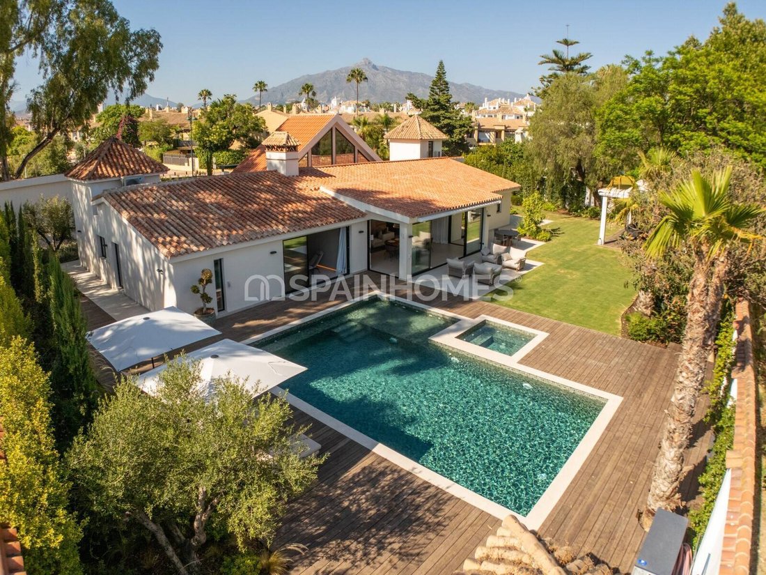 Villa in Puerto Banus, Marbella, Spain 1 - 16719286