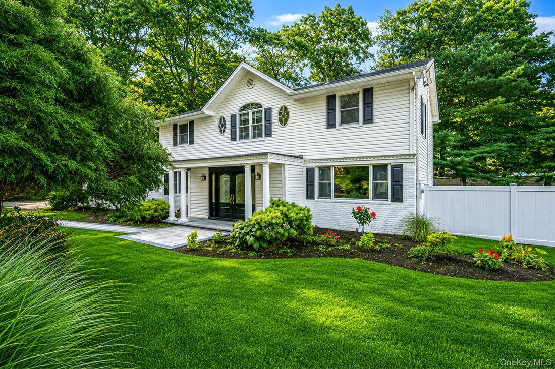 House in Huntington Station, New York, United States 1 - 18591180