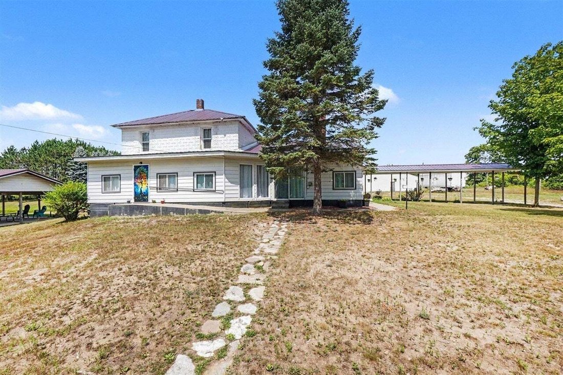 House in Evart, Michigan, United States 2 - 18308708