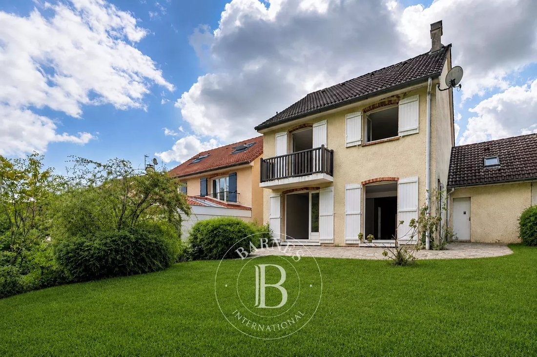 House in Fourqueux, Saint-Germain-en-Laye, France 1 - 18590394