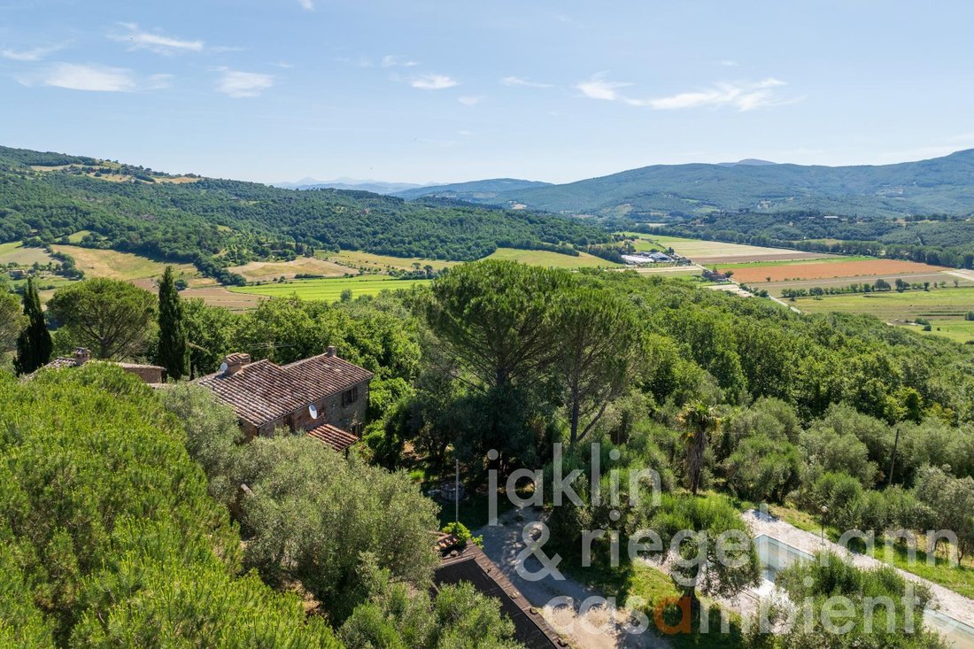 House in Center, Cortona, Tuscany 2 - 18589351