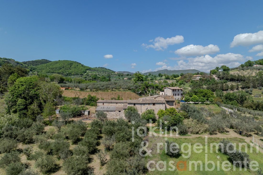 House in Assisi, Umbria, Italy 2 - 18589074