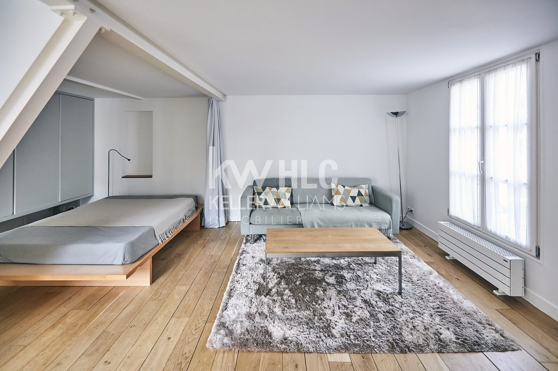 Apartment in Lorette-Martyrs, Paris 9e Arrondissement, Paris 4 - 18593927
