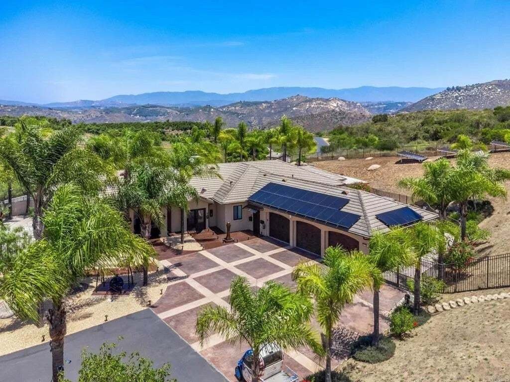 House in Escondido, California, United States 3 - 18592025