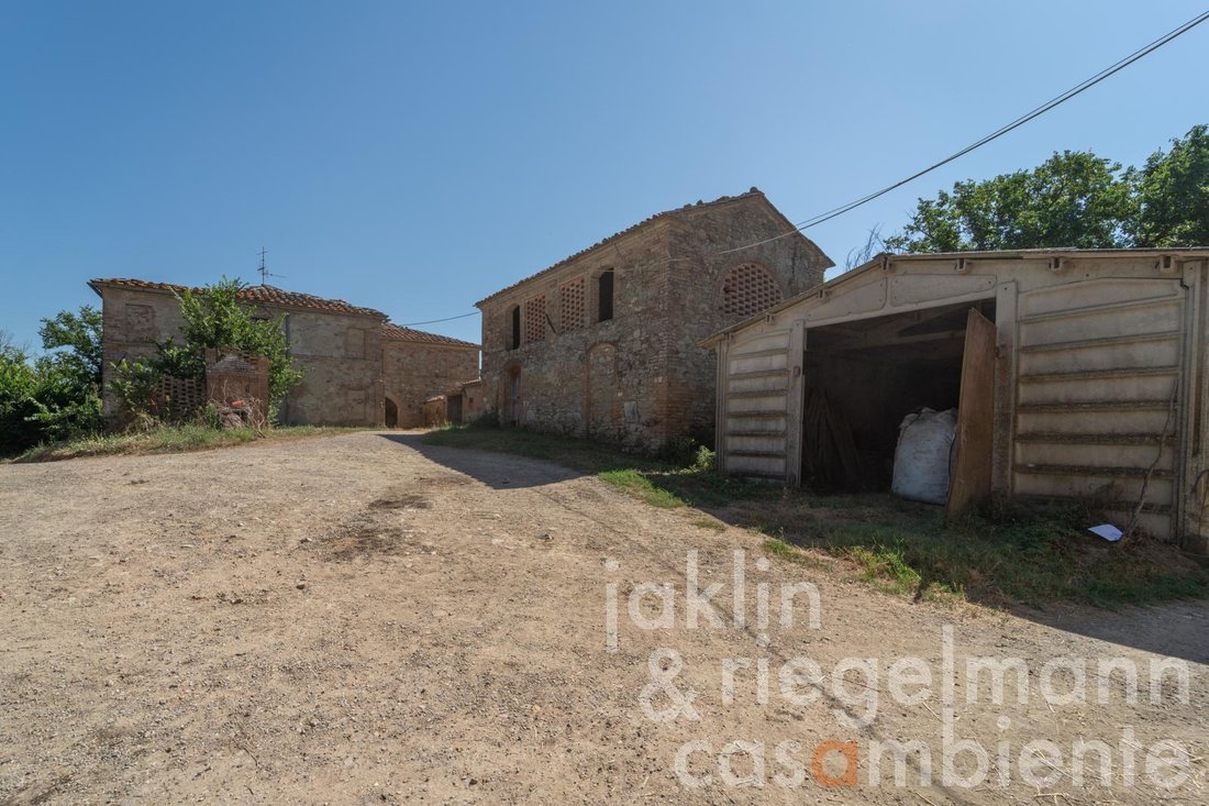 Farm Ranch in Buonconvento, Tuscany, Italy 2 - 18589025