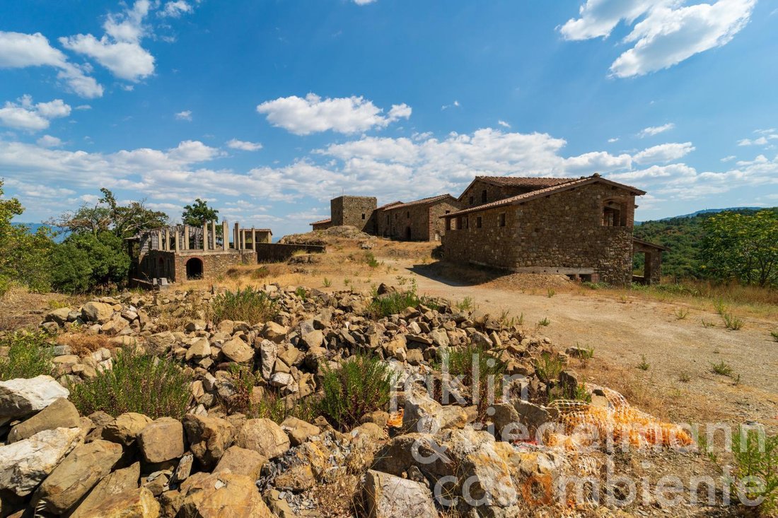 Castle in Figline Centro - Stecco, Figline e Incisa Valdarno, Tuscany 4 - 18588975