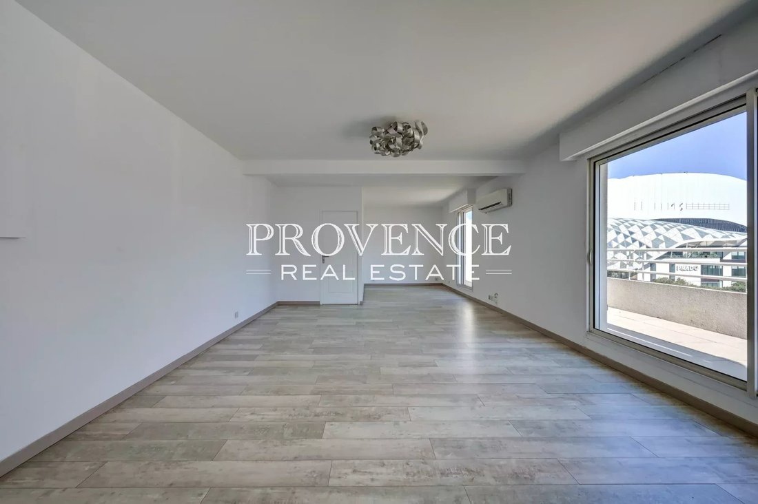 Apartment in Saint Giniez, 8e Arrondissement, Marseille 2 - 18593070