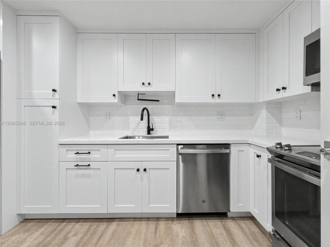 Condo in Miami, Florida, United States 3 - 18592888
