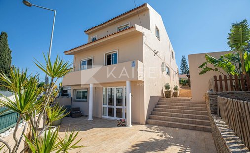 Stadthaus in Praia dos Pescadores, Olhos de Agua, Portugal 1