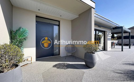 House in Oiselet la Grive, Bourgoin-Jallieu, France 1