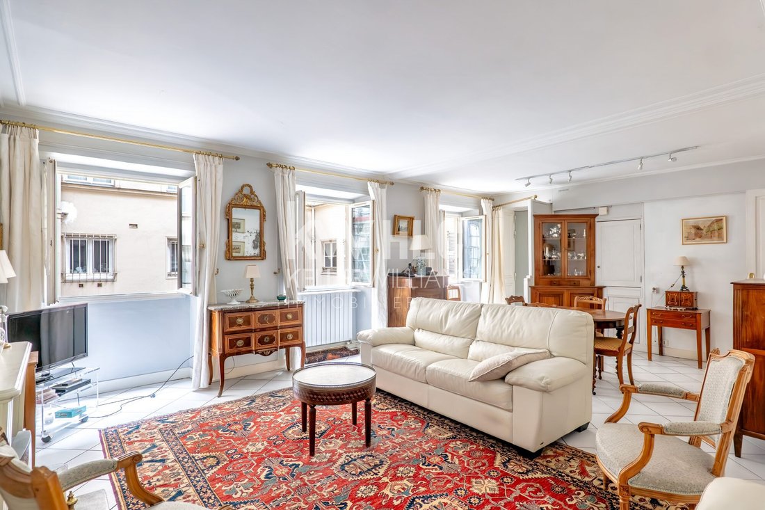 Apartment in Saint Germain l'Auxerrois, Paris 1er Arrondissement, Paris 2 - 18593935