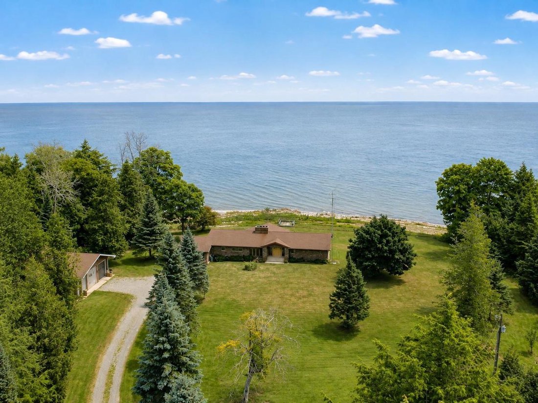 House in Menominee, Michigan, United States 2 - 18591508