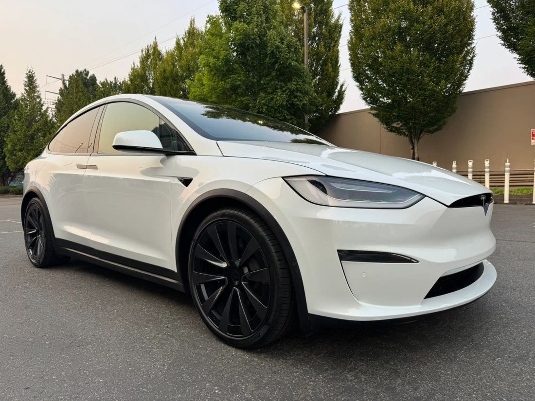 Suv in Bellevue, WA, United States 2 - 18587489