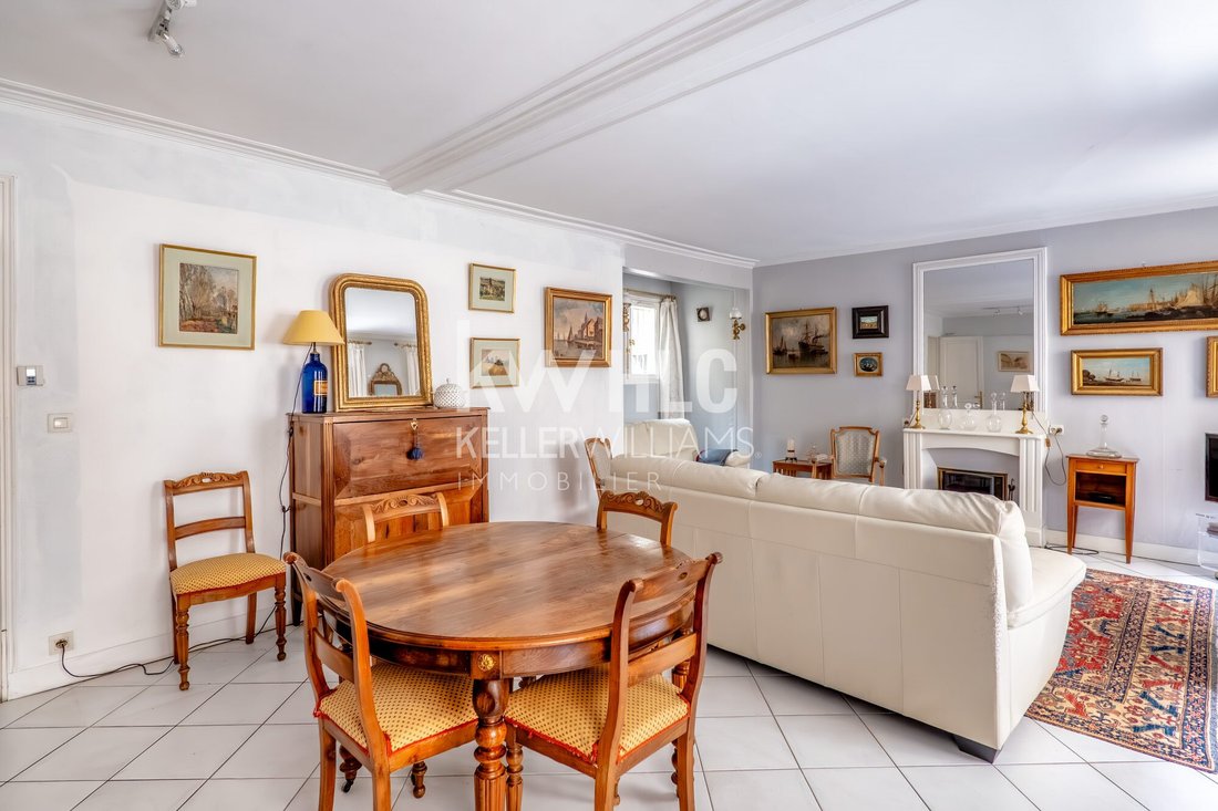 Apartment in Saint Germain l'Auxerrois, Paris 1er Arrondissement, Paris 4 - 18593935