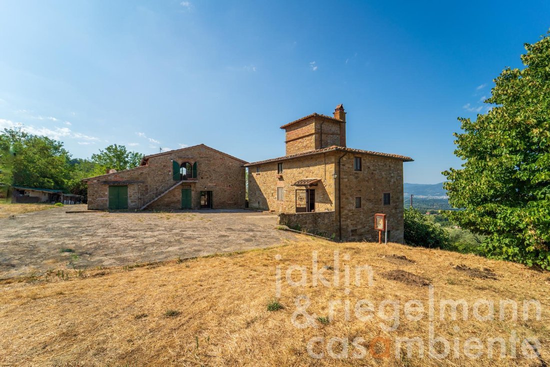 Estate in Borgo a Cascia, Reggello, Tuscany 2 - 18589304