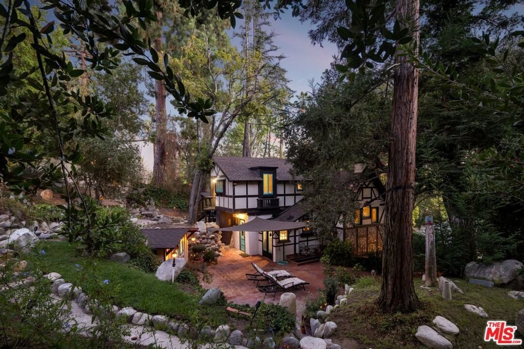 House in Altadena, California, United States 1 - 18591111