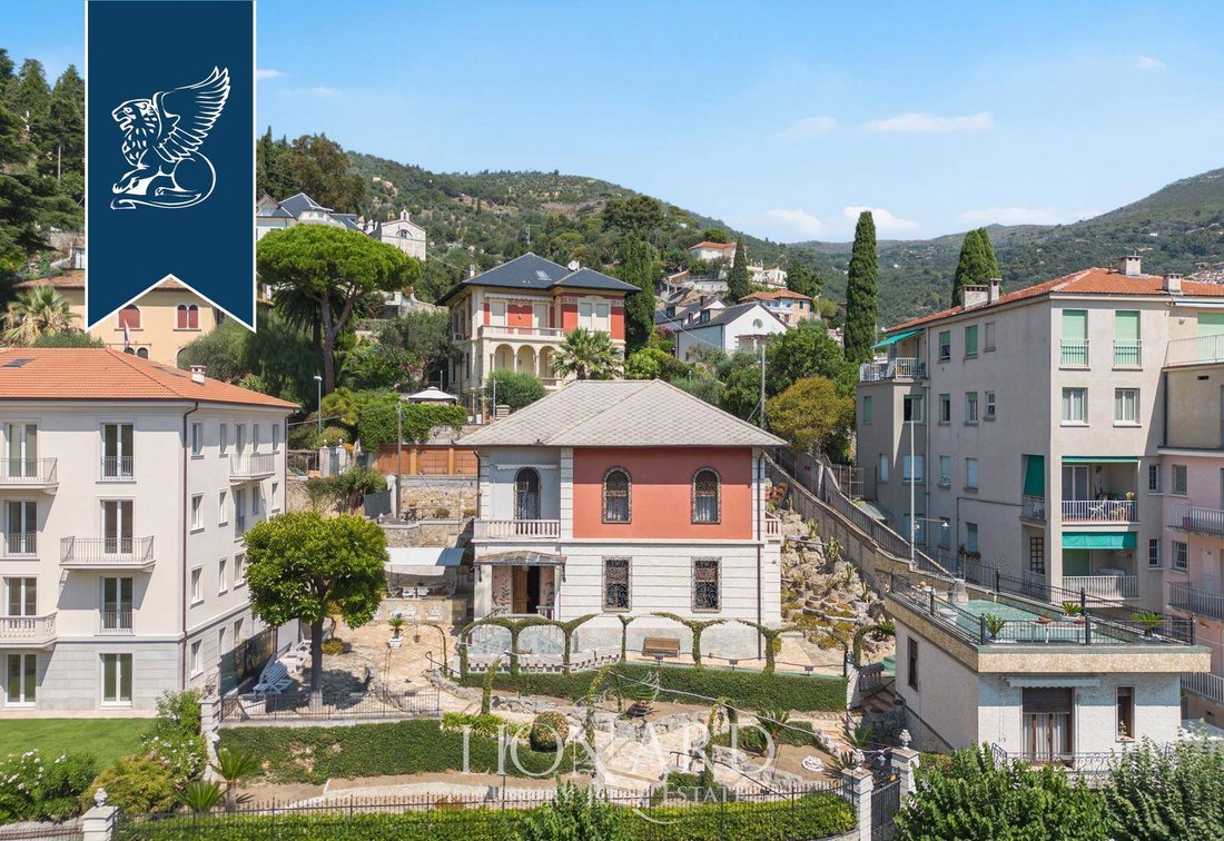 Villa in Central Hill, Alassio, Liguria 2 - 18592804