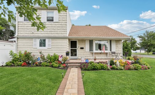 House in Seaford, New York, United States 1
