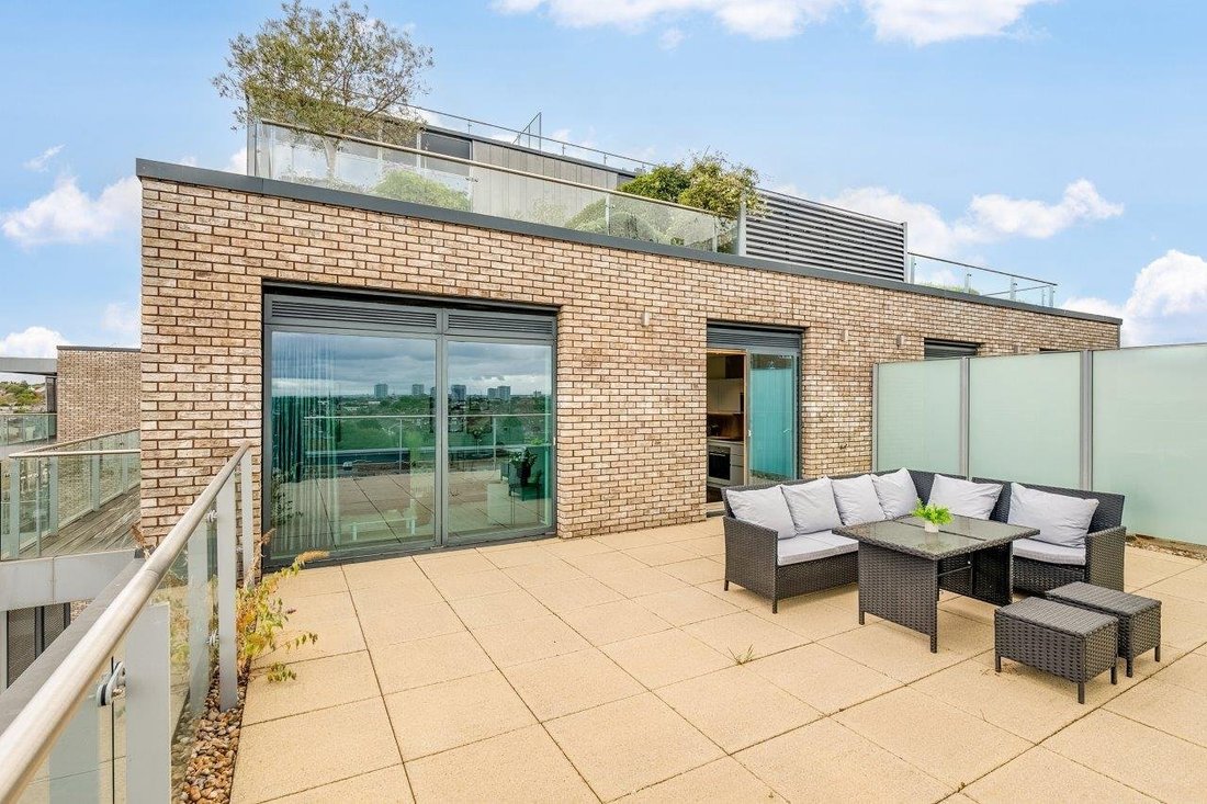 Apartment in Kilburn Park, Brent, England 3 - 18591022