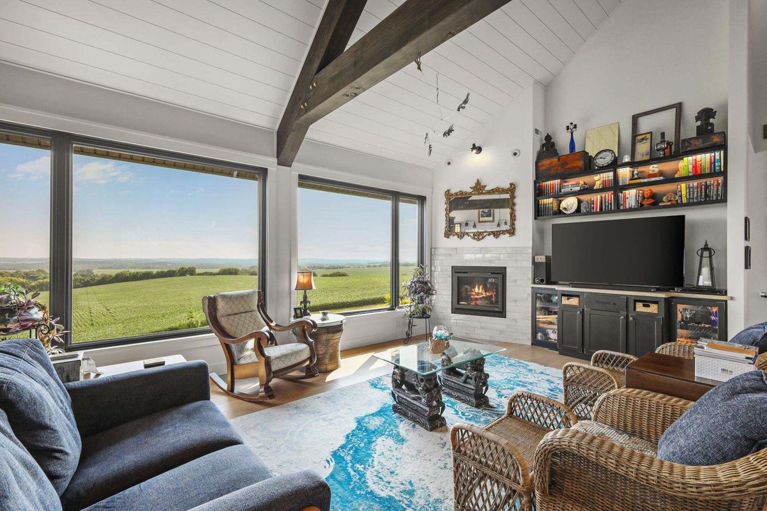 House in Montrose, Wisconsin, United States 4 - 18590873