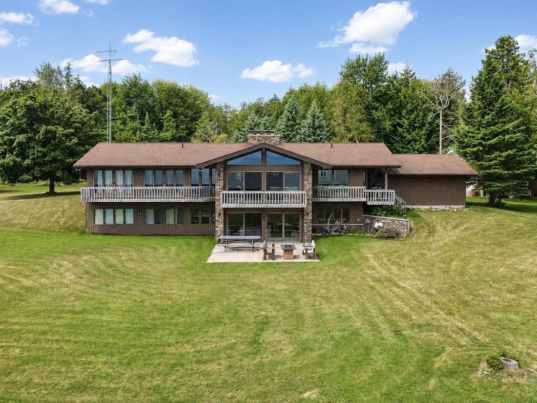 House in Menominee, Michigan, United States 5 - 18591508