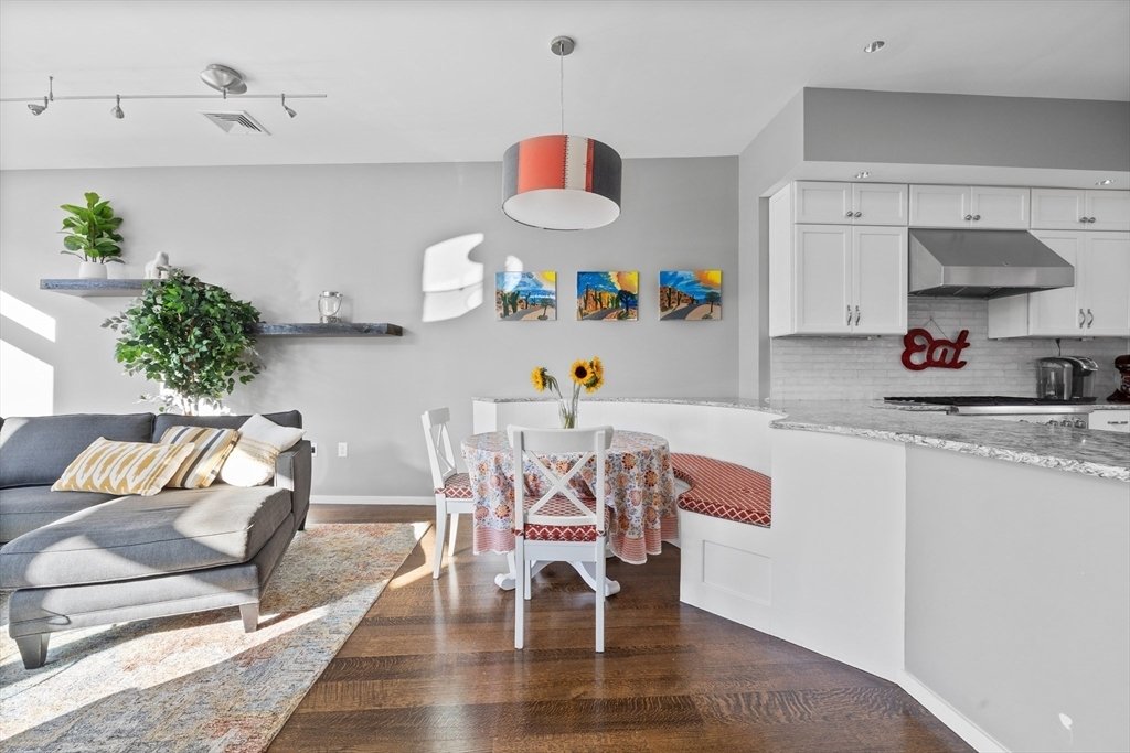 Condo in Boston, Massachusetts, United States 4 - 18592895