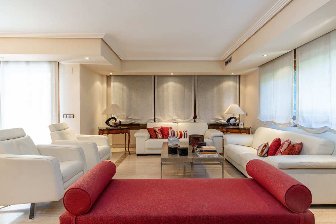 House in Las Rozas de Madrid, Comunidad de Madrid, Spain 4 - 18592857