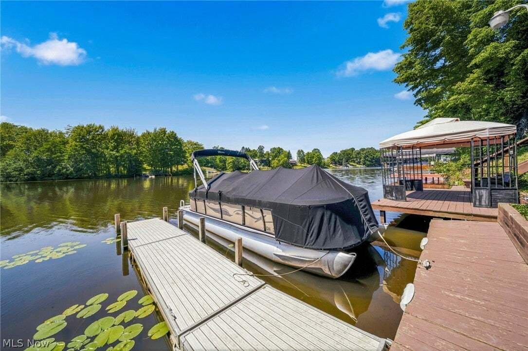 House in Roaming Shores, Ohio, United States 5 - 18589434