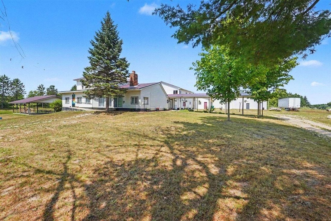 House in Evart, Michigan, United States 3 - 18308708