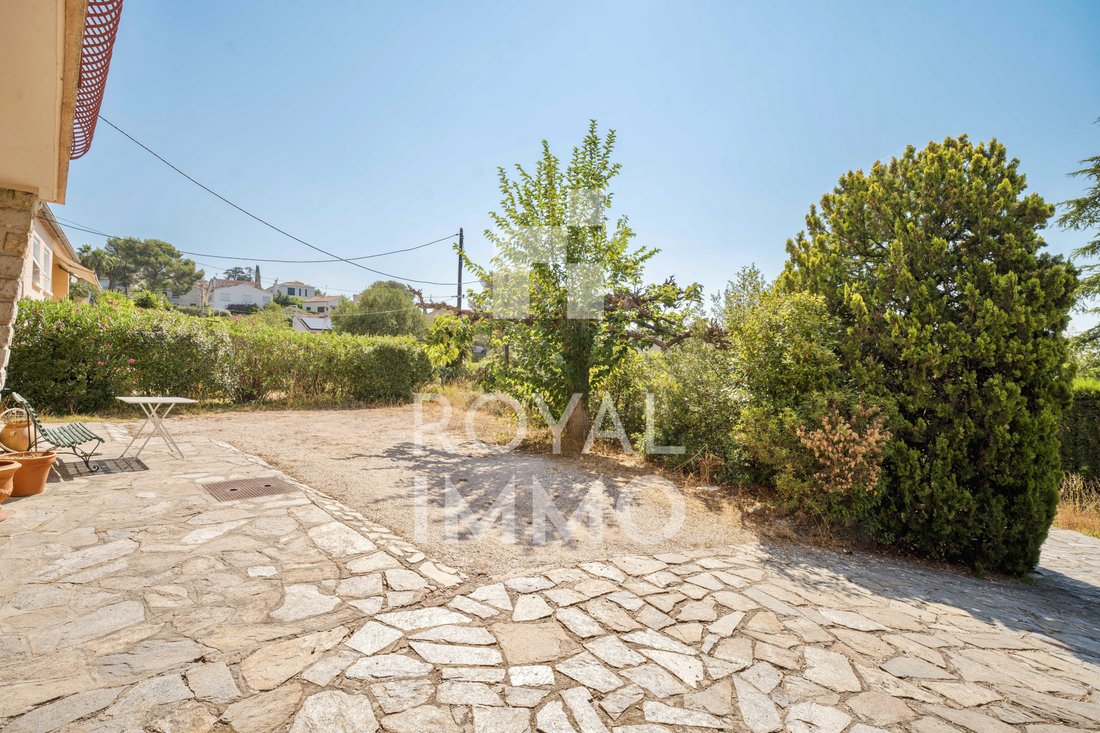 House in La Garde, Provence-Alpes-Côte d'Azur, France 2 - 18589844
