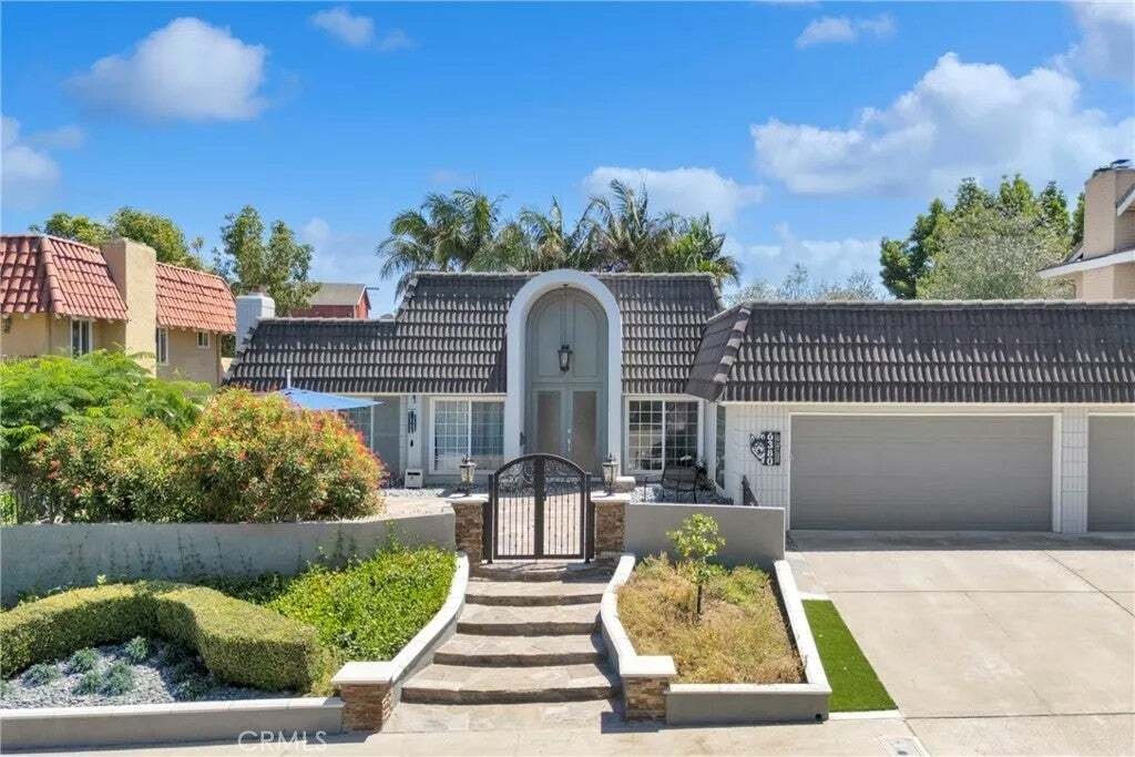 House in Signal Hill, California, United States 1 - 18589125