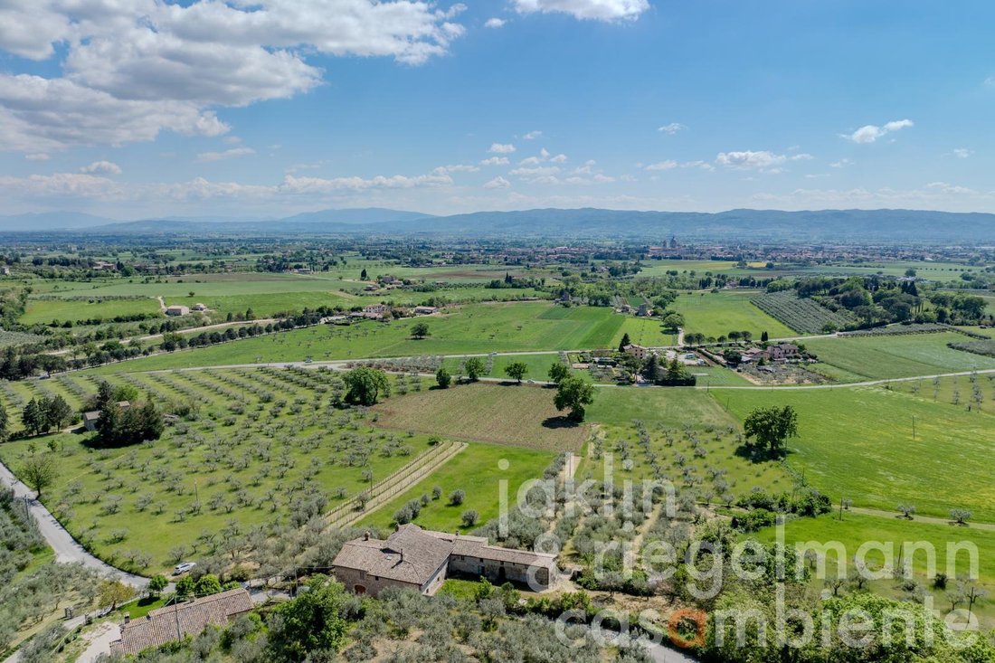 House in Assisi, Umbria, Italy 5 - 18589074
