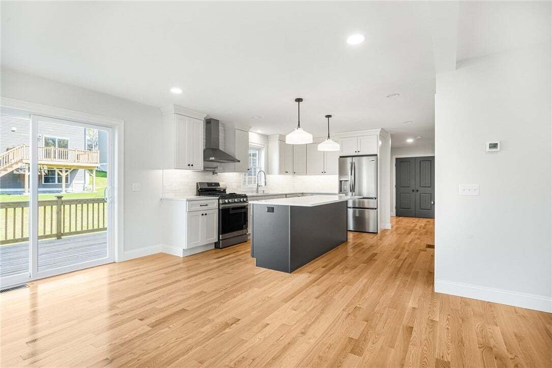 House in Woonsocket, Rhode Island, United States 5 - 18590962