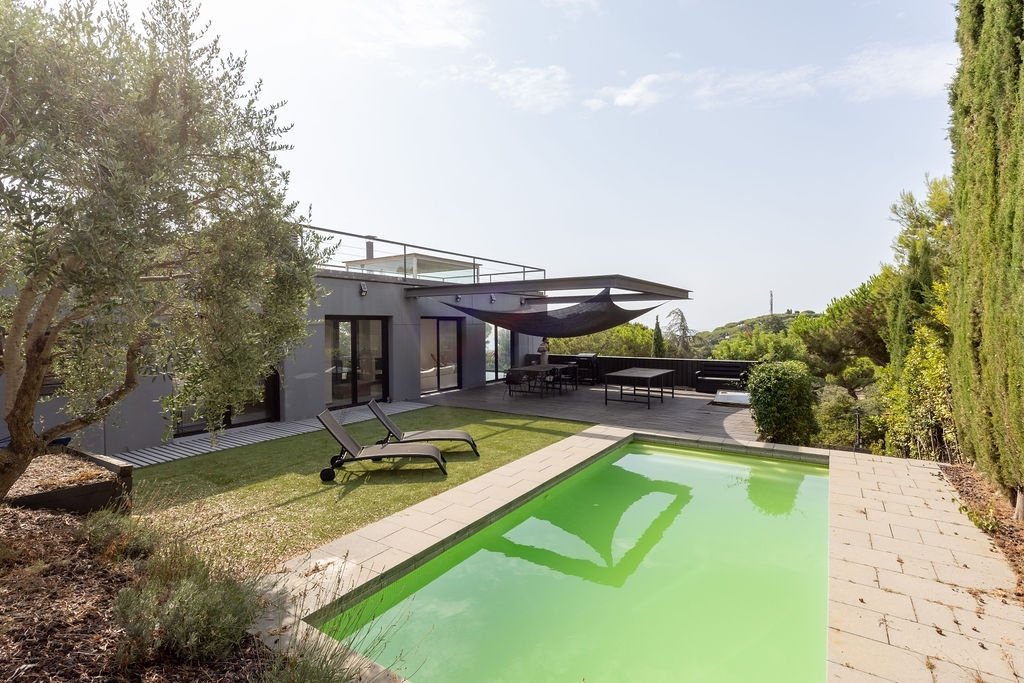 Villa in Premia de Dalt, Catalonia, Spain 3 - 18589623