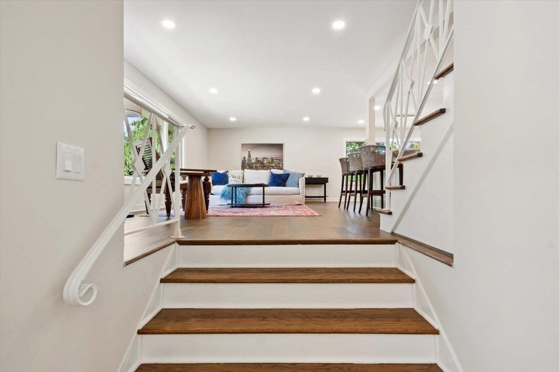 House in Skokie, Illinois, United States 3 - 18592382