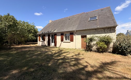 House in Locmariaquer, Brittany, France 1