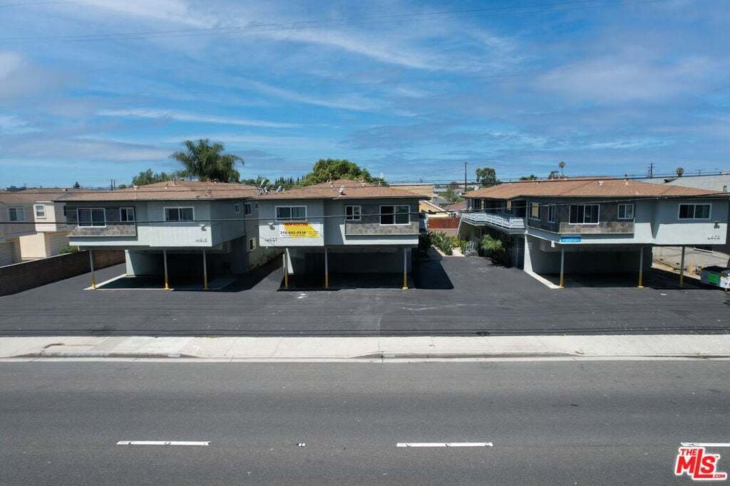 Lawndale, California, United States 5 - 18591113