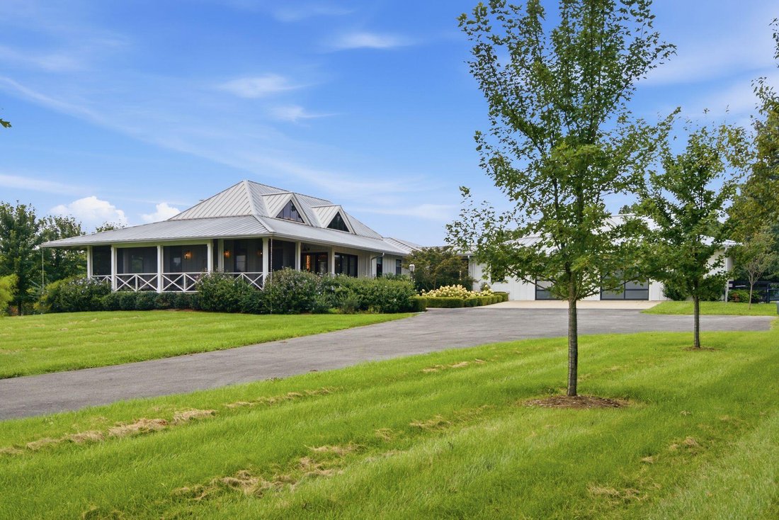 House in Lawrenceburg, Kentucky, United States 1 - 18591343