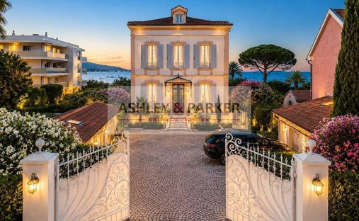 Villa a Brusquet-Retenaou-Devens, Vallauris, Francia 1